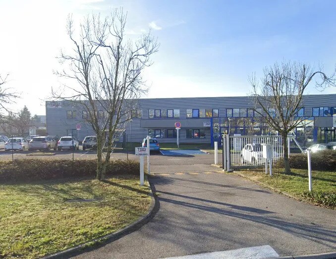 Flex dans Saint-Quentin-Fallavier à louer - Photo du bâtiment - Image 1 de 2