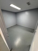 915 N Nolan River Rd, Cleburne, TX for lease Interior Photo- Image 2 of 17