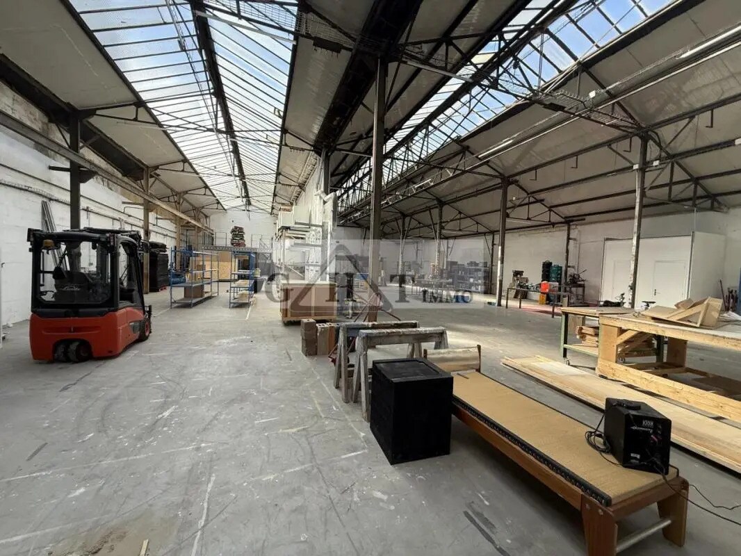 Industrial in Saint-Denis for sale Interior Photo- Image 1 of 13
