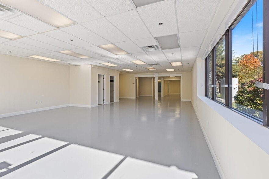 155 Webster St, Hanover, MA for lease - Building Photo - Image 2 of 8