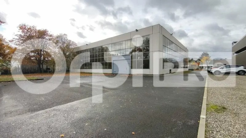 Office in Les Ulis for lease - Building Photo - Image 1 of 15