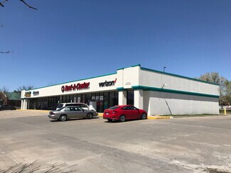 Plus de détails pour 301-311 Angela St, Paola, KS - Commerce de détail à louer