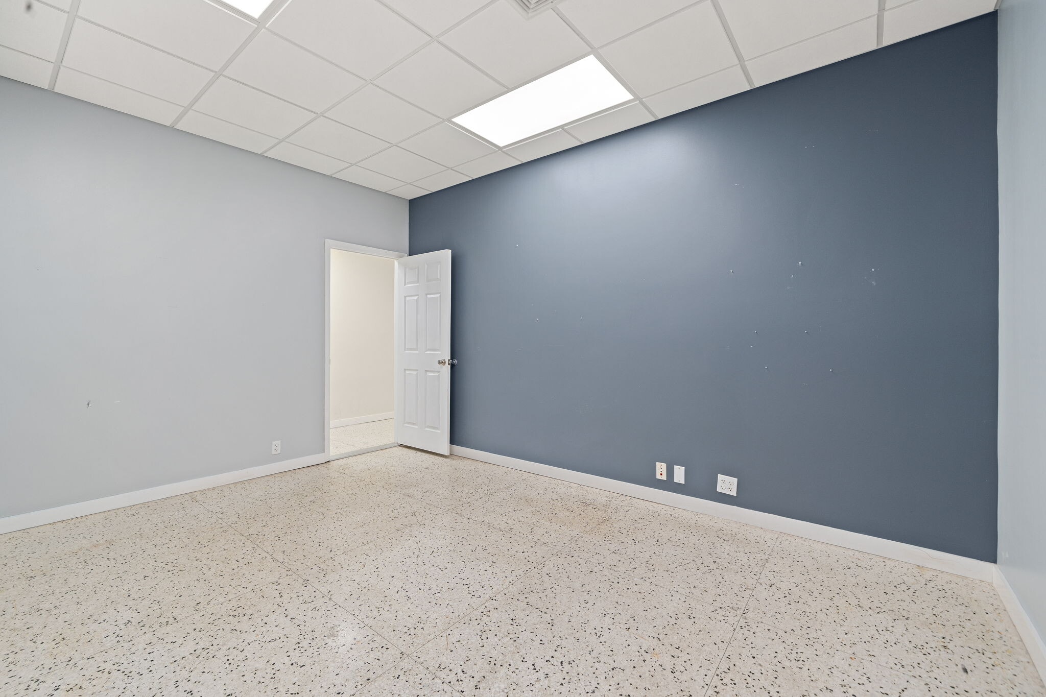 9941 Rowlett Rd, Houston, TX à louer Photo intérieure- Image 1 de 5