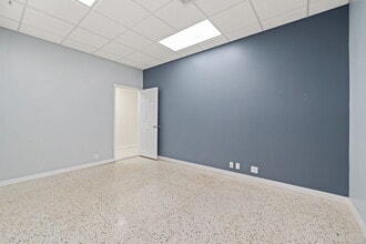 9941 Rowlett Rd, Houston, TX à louer Photo intérieure- Image 1 de 5