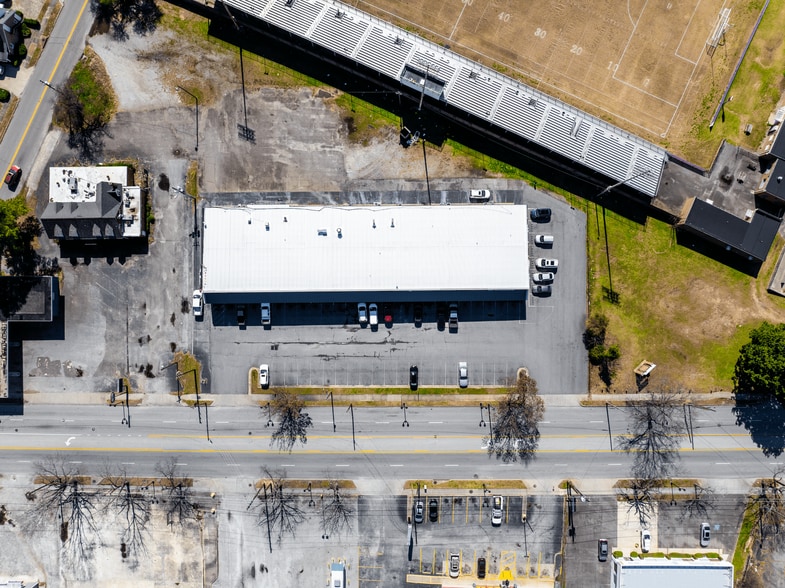 1944 Walton Way, Augusta, GA à louer - Photo du bâtiment - Image 2 de 5