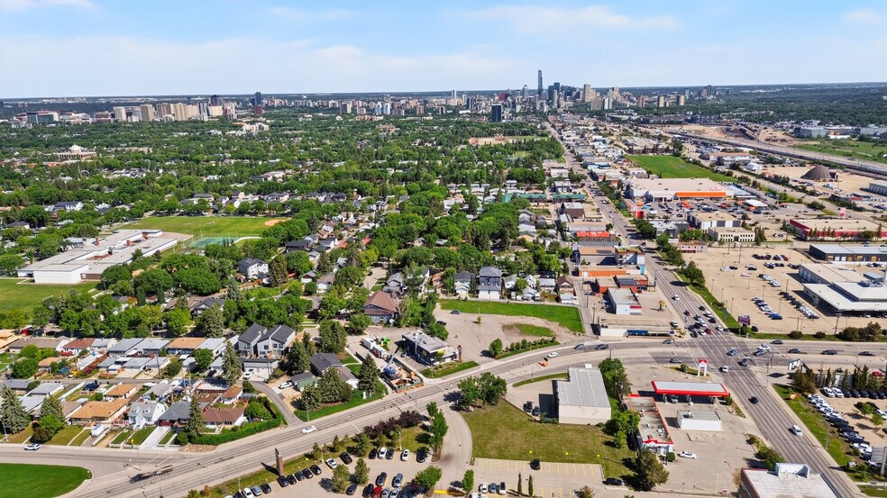 10410 Allendale Rd, Edmonton, AB à vendre - Photo du bâtiment - Image 3 de 16
