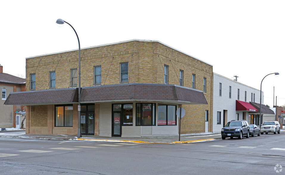 183 Main Ave, Winsted, MN for lease - Building Photo - Image 1 of 3