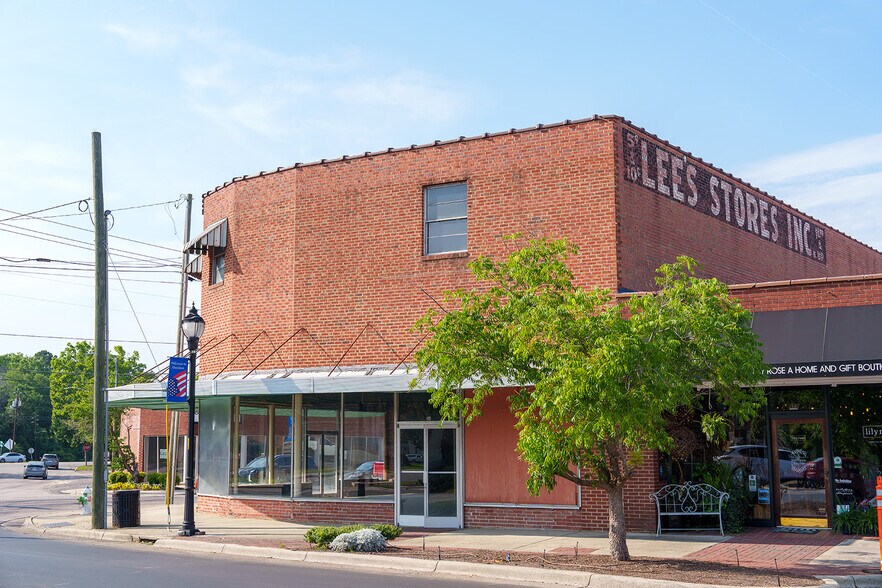 124 W Main St, Aberdeen, NC à vendre - Photo du bâtiment - Image 3 de 36