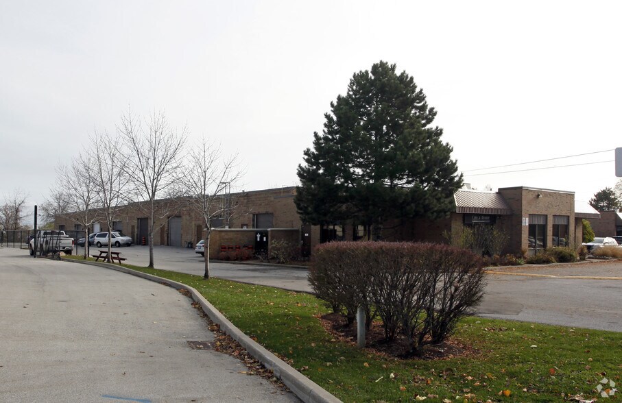 3455 Harvester Rd, Burlington, ON à louer - Photo du bâtiment - Image 2 de 4