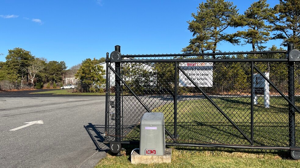 73 Mercantile Way, Mashpee, MA à vendre - Photo du bâtiment - Image 3 de 13