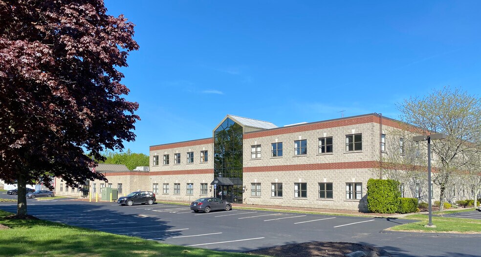 230 Long Hill Cross Rd, Shelton, CT à louer - Photo du bâtiment - Image 3 de 3