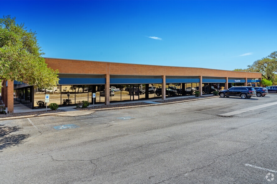 12770 Cimarron Path, San Antonio, TX for lease - Building Photo - Image 2 of 6