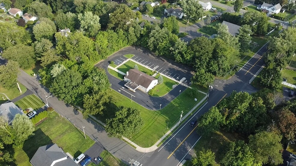 230 N Middletown Rd, Pearl River, NY for lease - Building Photo - Image 2 of 8