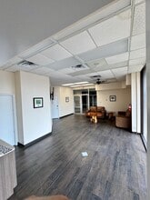 825 E Southmore Ave, Pasadena, TX for lease Interior Photo- Image 2 of 6