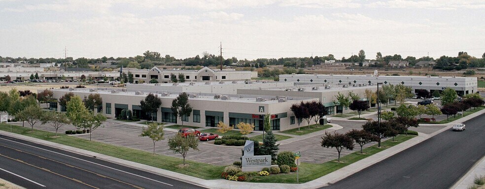 9925-9939 Emerald St, Boise, ID for lease - Building Photo - Image 2 of 7