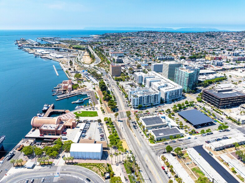 222 W 6th St, San Pedro, CA à vendre - Photo du bâtiment - Image 3 de 13