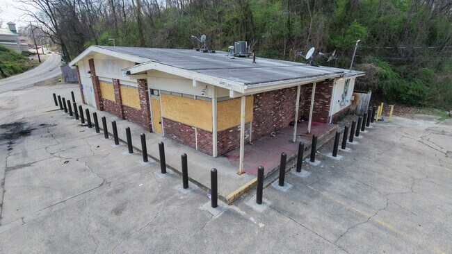 More details for 301 W Main St, Saint Albans, WV - Retail for Sale