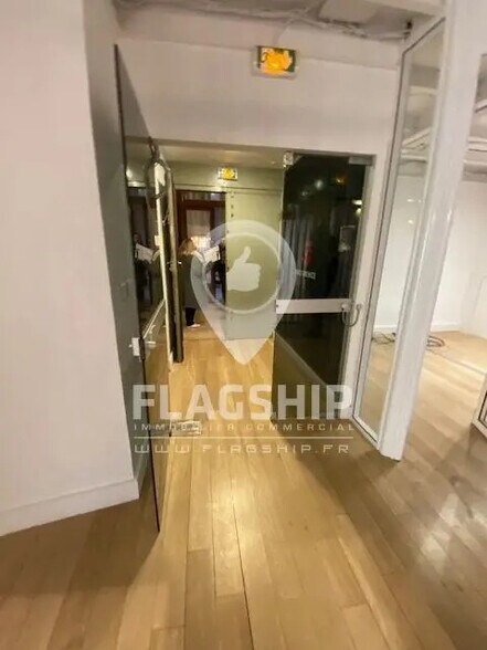 Office in Paris for sale - Interior Photo - Image 1 of 8