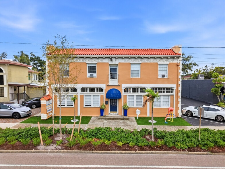 7024 Central Ave, Saint Petersburg, FL for sale - Building Photo - Image 1 of 49