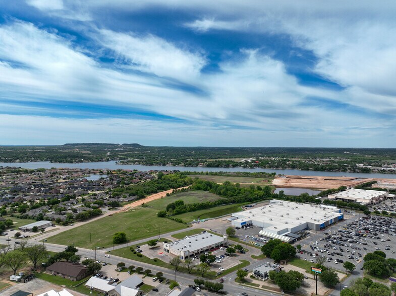 E Hwy 377 & Waters Edge Dr, Granbury, TX à vendre - Photo du bâtiment - Image 3 de 4