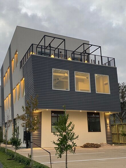 1511 W 12th St, Houston, TX à vendre - Photo du bâtiment - Image 2 de 57