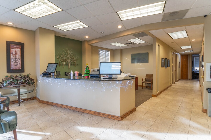 5801 Logan St, Denver, CO for lease - Interior Photo - Image 3 of 52