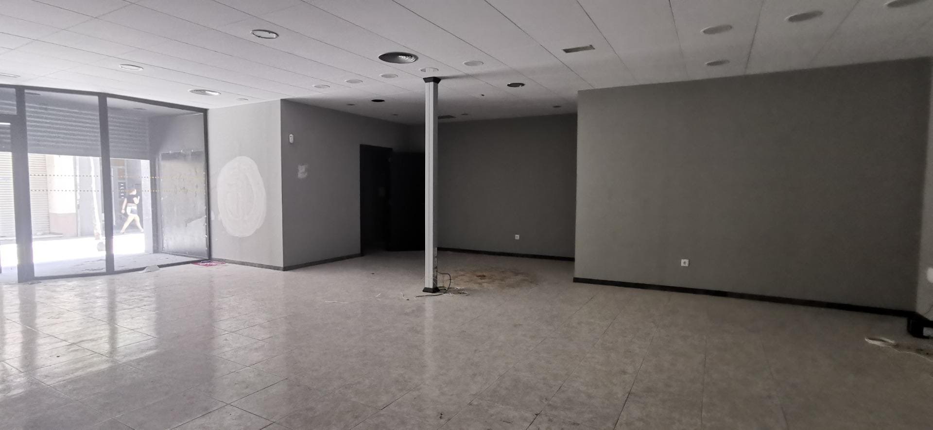Carrer Jovara, Calella, Barcelona for lease Interior Photo- Image 1 of 8