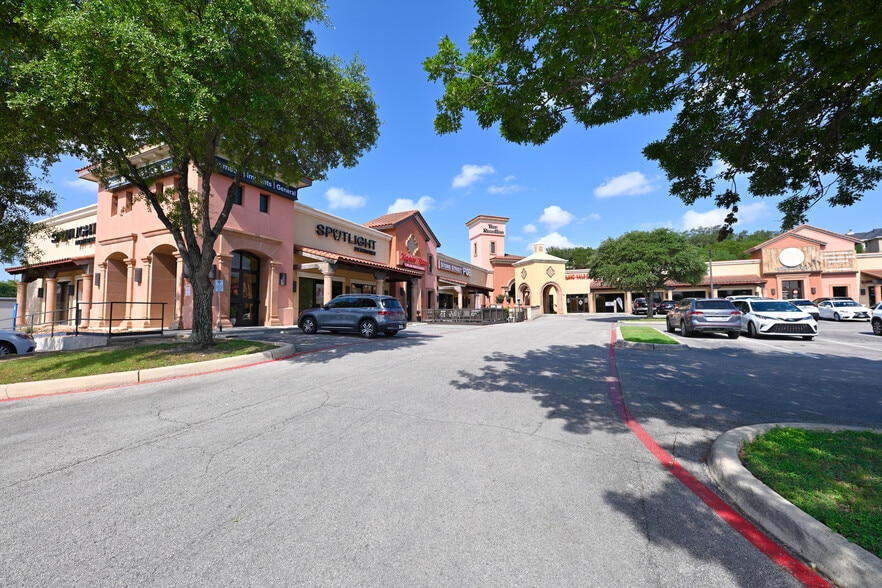 16535 Huebner Rd, San Antonio, TX for lease - Building Photo - Image 2 of 6