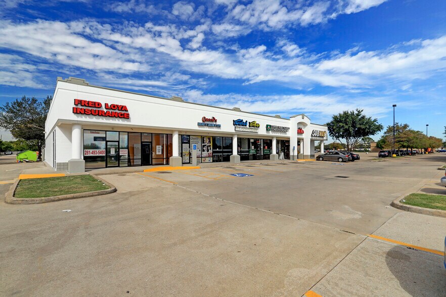 2838 S Hwy 6, Houston, TX à louer - Photo du bâtiment - Image 3 de 10