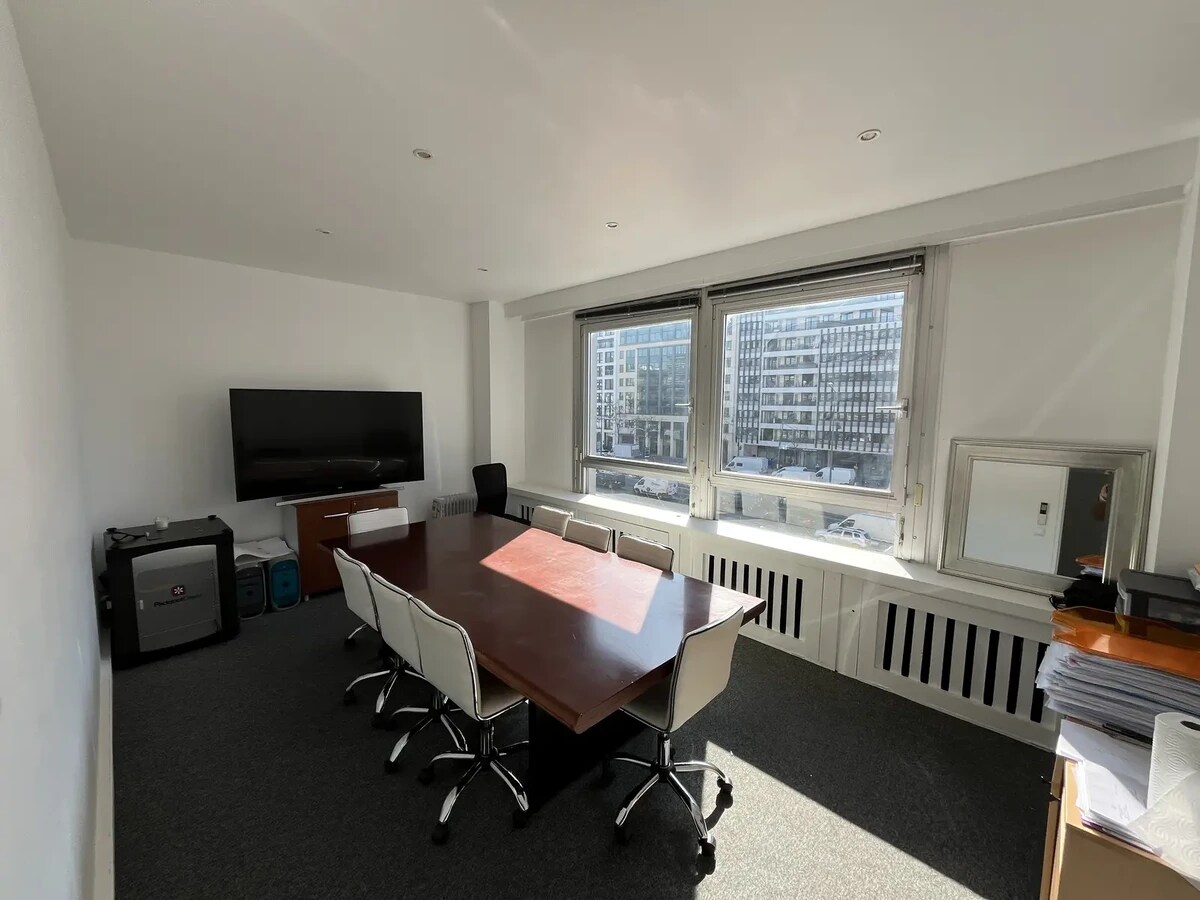 Neuilly-sur-Seine, HDS 92200 - - - Photo intérieure - Image 1 of 3