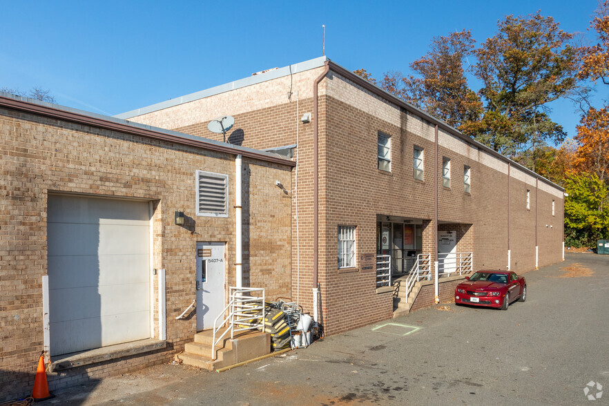 5405-5407 Port Royal Rd, Springfield, VA à louer - Photo du bâtiment - Image 3 de 5