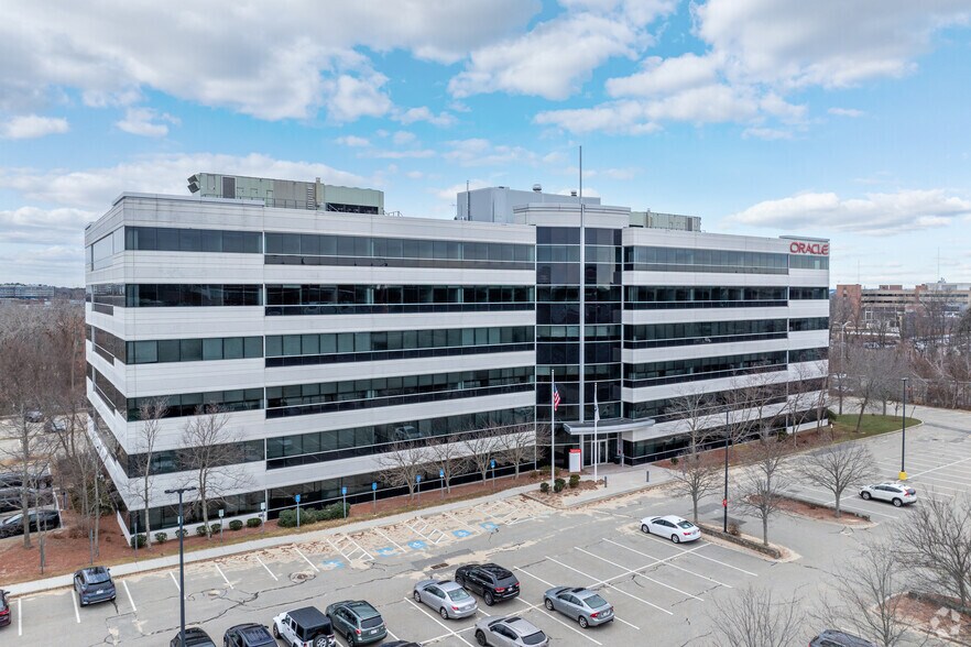 10 Van de Graaff Dr, Burlington, MA à louer - Photo du bâtiment - Image 2 de 5