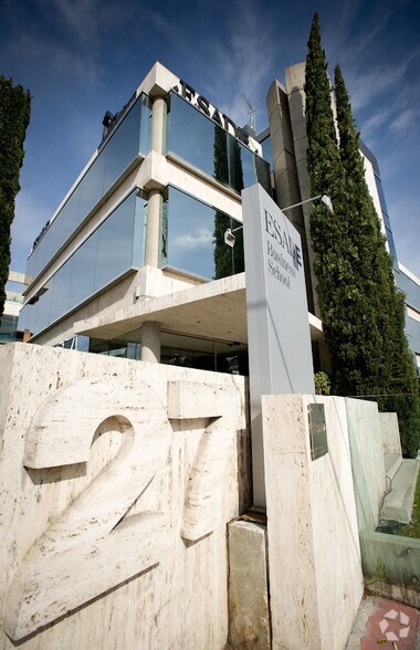 Calle Mateo Inurria, 25- 27, Madrid, Madrid à louer - Photo du bâtiment - Image 3 de 21