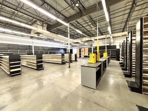 31505 Date Palm Dr, Cathedral City, CA for lease Interior Photo- Image 1 of 8