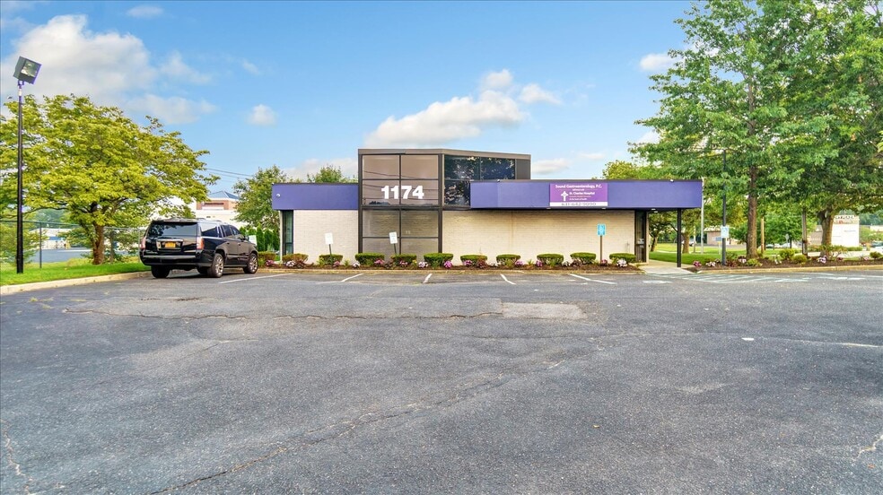 1174 Route 112, Port Jefferson Station, NY à louer - Photo principale - Image 1 de 51