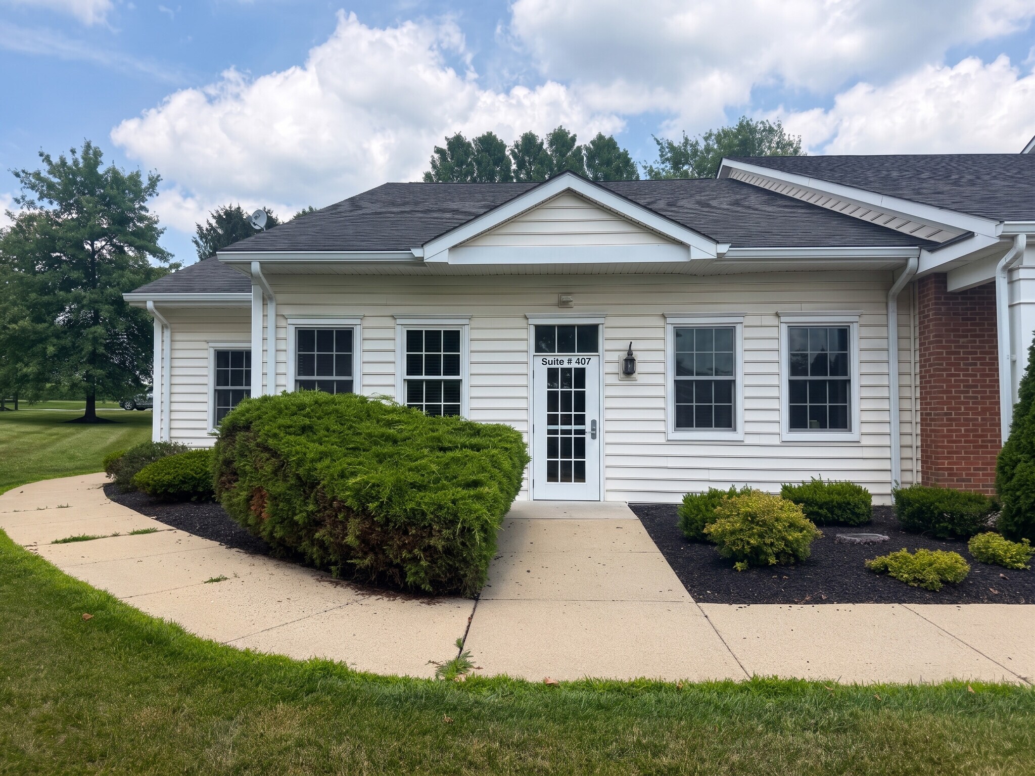 390 Vineyard Way, West Grove, PA for lease Interior Photo- Image 1 of 5