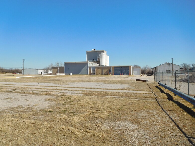 1702 N Sooner Rd, Oklahoma City, OK à vendre - Photo du bâtiment - Image 1 de 10