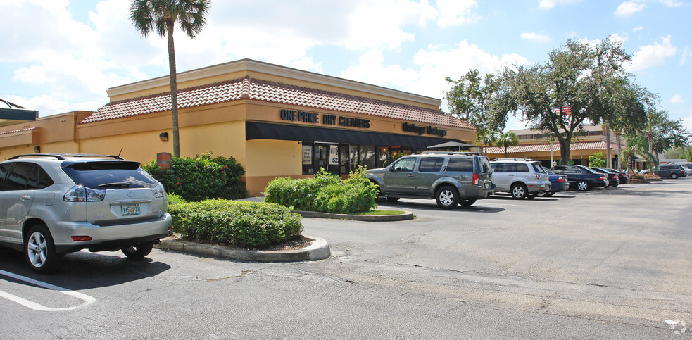 1809-1879 N University Dr, Coral Springs, FL à louer - Photo du bâtiment - Image 3 de 17