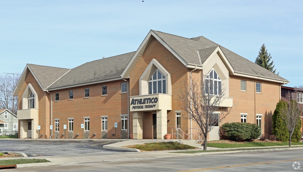 6926 39th Ave, Kenosha, WI for lease - Building Photo - Image 2 of 5