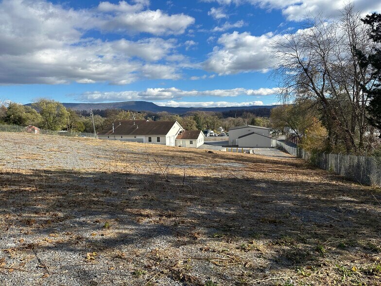 2821 North Valley Pike, Harrisonburg, VA for sale - Building Photo - Image 2 of 10