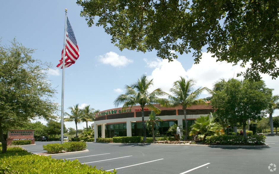 11280 Tamiami Trl N, Naples, FL à vendre - Photo du bâtiment - Image 2 de 21