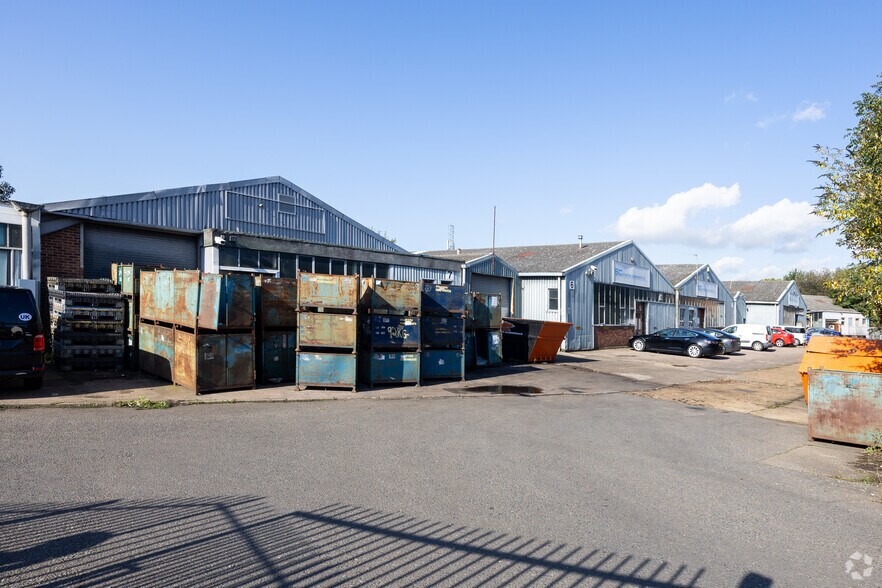 Baryta Close, Stanford Le Hope à vendre - Photo principale - Image 1 de 19