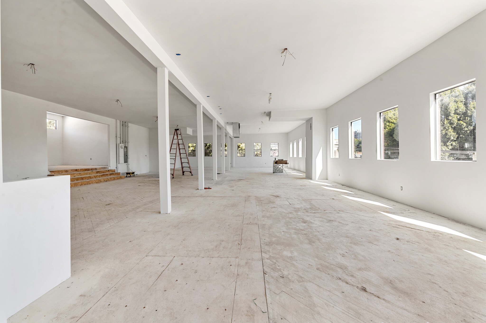 6600-6610 Lexington Ave, Los Angeles, CA for sale Interior Photo- Image 1 of 7