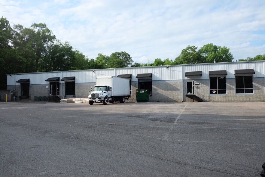 201 Whitsett Rd, Nashville, TN for lease - Building Photo - Image 2 of 24