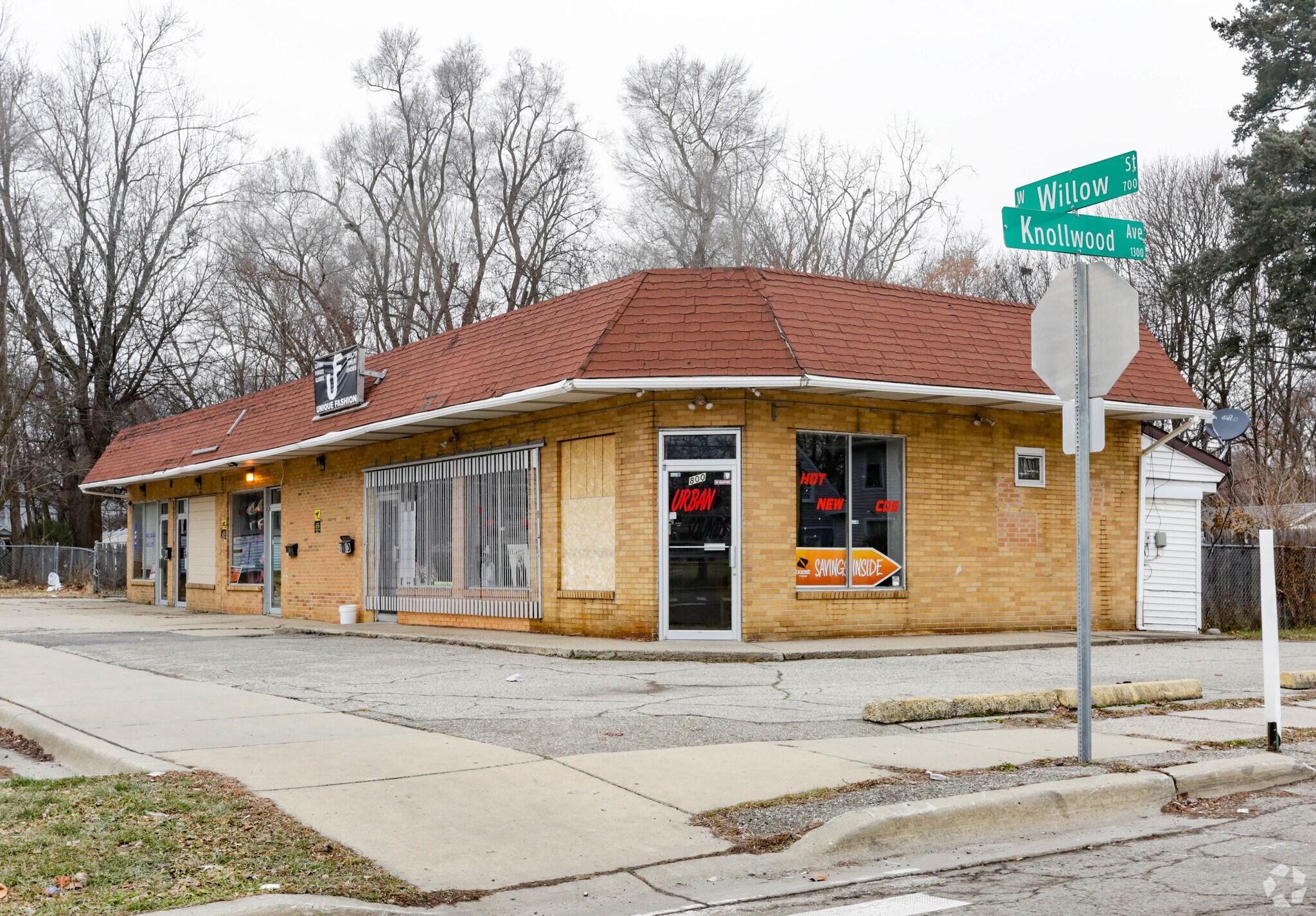 800-808 W Willow St, Lansing, MI for lease Primary Photo- Image 1 of 3
