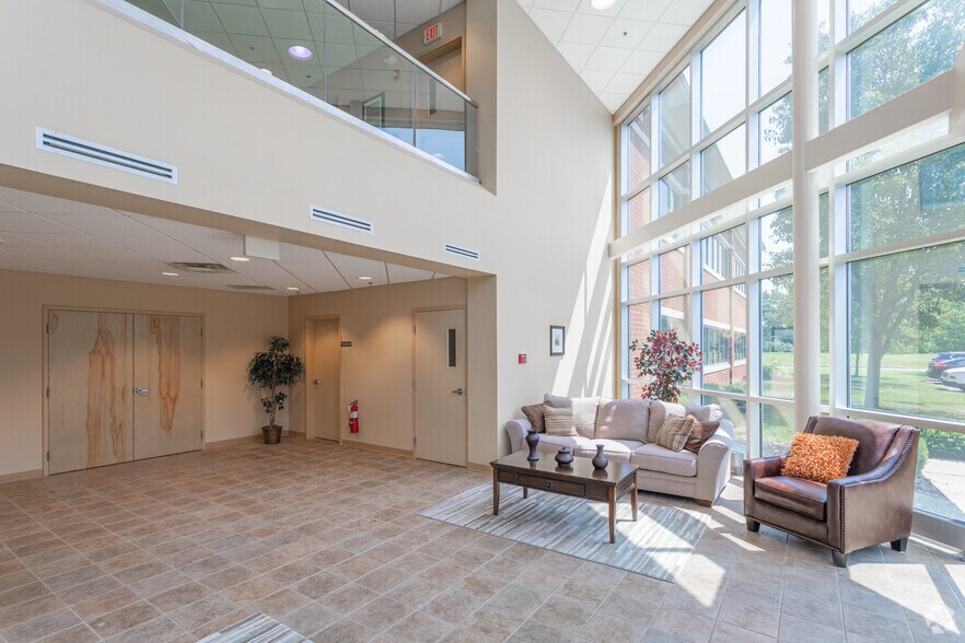 2520 Wrangle Hill Rd, Bear, DE à louer - Hall d’entrée - Image 2 de 2