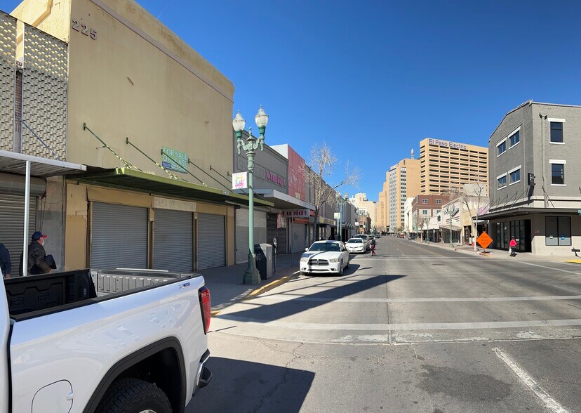 225 S Stanton St, El Paso, TX à louer - Photo principale - Image 1 de 6