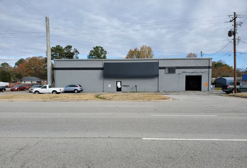 1543 Gordon Hwy, Augusta, GA à louer - Photo du bâtiment - Image 1 de 6