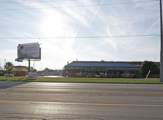 Plus de détails pour 100 4th Ave, St Catharines, ON - Vente au détail à louer