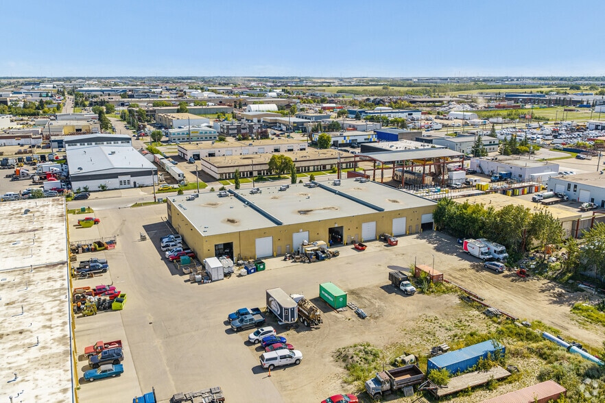 7304-7426 52 St NW, Edmonton, AB for sale - Aerial - Image 2 of 2